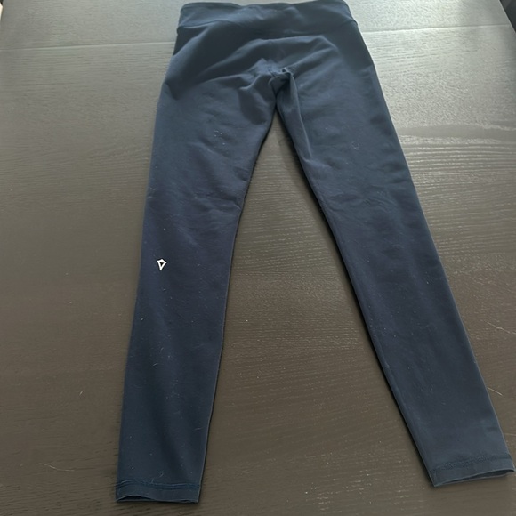 Ivivva girls, reversible, navy leggings, same print on both sides just navy. - Picture 5 of 7